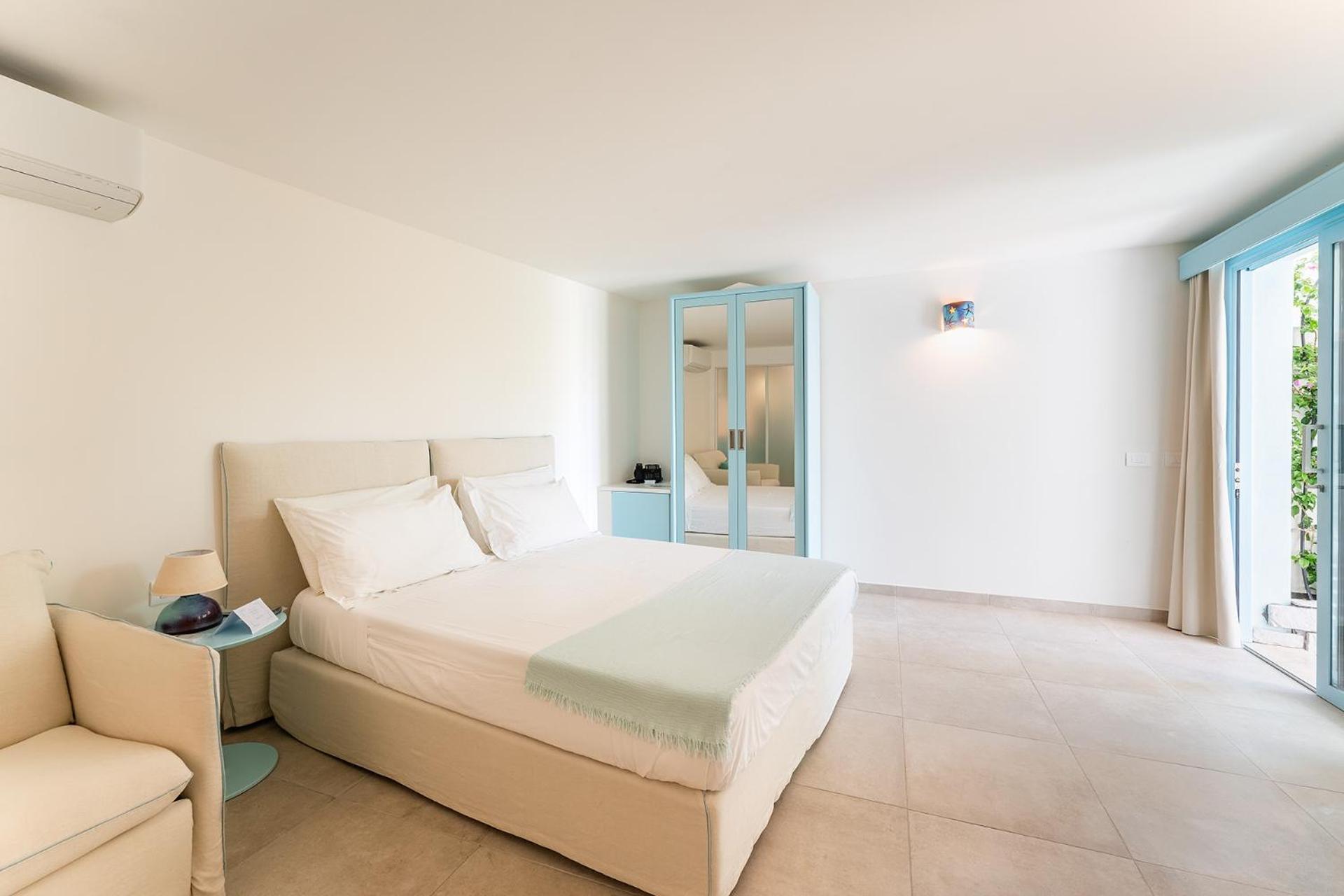 Oasi Blu Sardinia 호텔 산타마르게리타디풀라 외부 사진